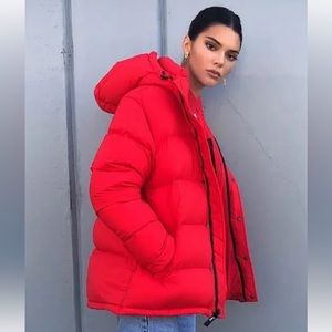 TNA RED SUPER PUFF ARITZIA